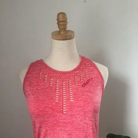 Craft Core Seamless Pink Run Tank Small - Picture 3 of 8